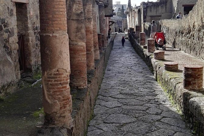 Private Guided Tour Of Naples Historic Center & Pompeii - Cathedral and Chapel of San Gennaro: where Naples shows pride