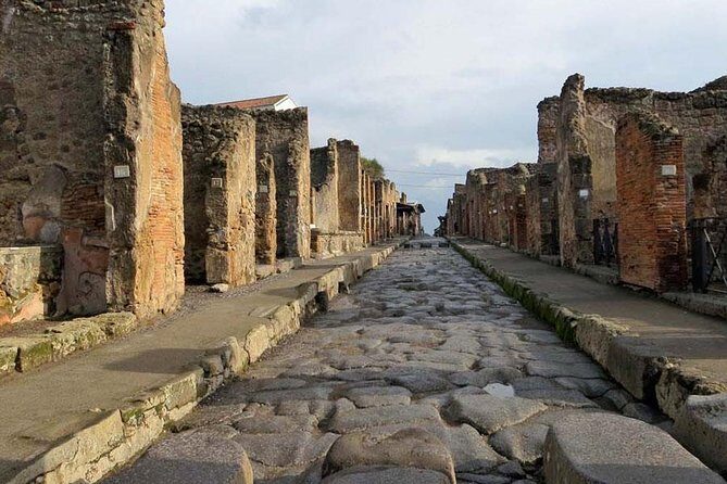Private Guided Tour of Pompeii. Sunset Tour - Who this private Pompeii sunset tour is best for