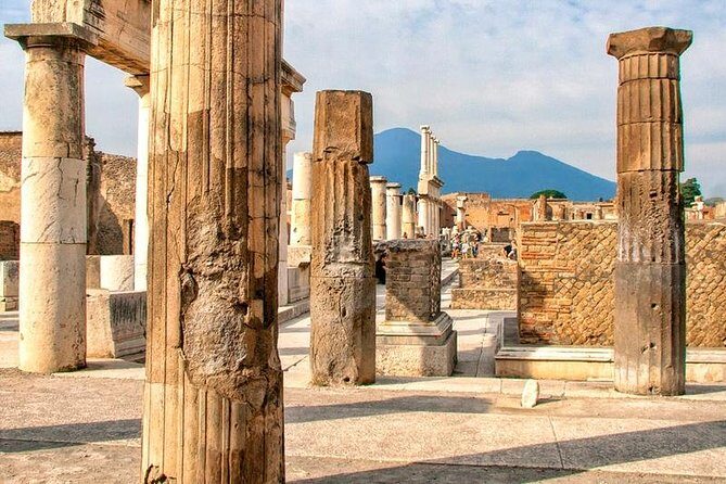Private Guided Tour of Pompeii. Sunset Tour - Price and value: what $95.31 includes (and what to double-check)