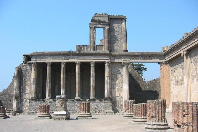 Private Pompeii Tour with 3D Virtual Reality Headset - Tour Assistant Only - Who This Tour Fits Best (and Who Might Prefer a Licensed Guide)