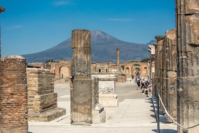 Private Pompeii Tour with Guide & Transfer included from Sorrento - Foro de Pompeya and the Temple of Jupiter: Pompeii’s daily power center