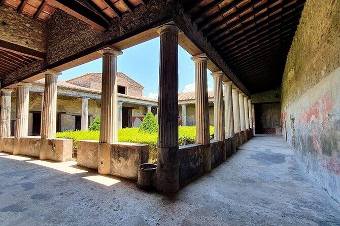 Private Tour of Pompeii, Herculaneum and Vesuvius from Naples - Herculaneum’s preserved Roman life (and why it starts the day well)