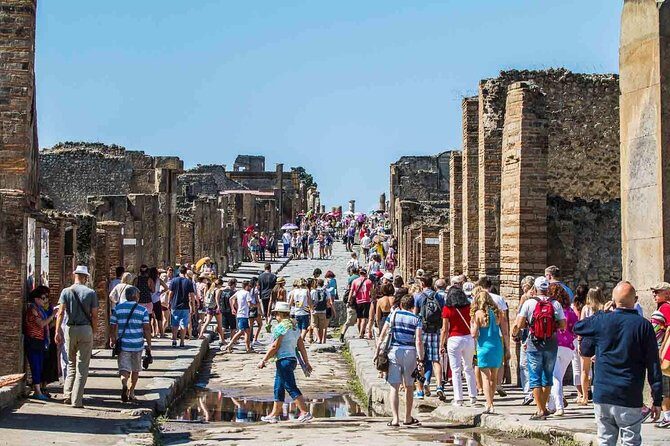 Private tour to Pompeii Herculaneum and Vesuvius - Price and value for up to 2 people: what $696.92 really covers