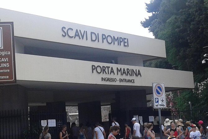 Private Transfer From Naples to Ravello/Sorrento stop at Pompeii - Naples to Ravello or Sorrento with Pompeii parked in between