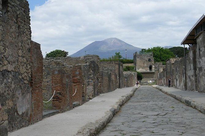 Private Transfer From Naples to Ravello/Sorrento stop at Pompeii - Private minivan comfort: AC, water, and up to 8 seats