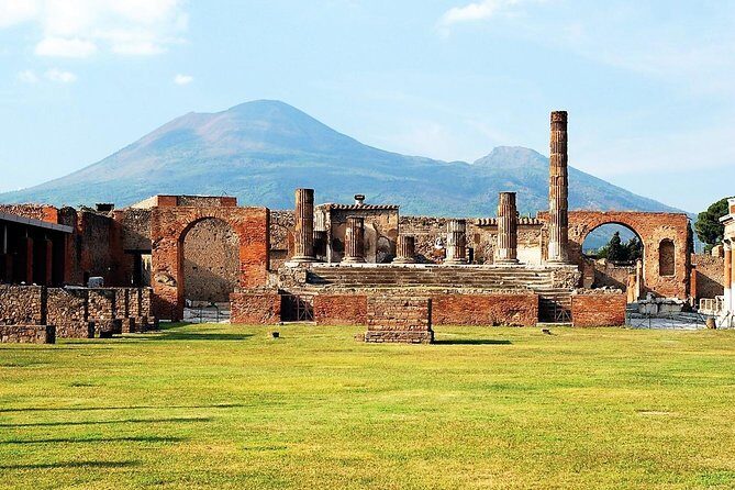 Private Transfer from Naples to Sorrento with Stop at Pompeii - What the Pompeii stop includes (and what it doesn’t)