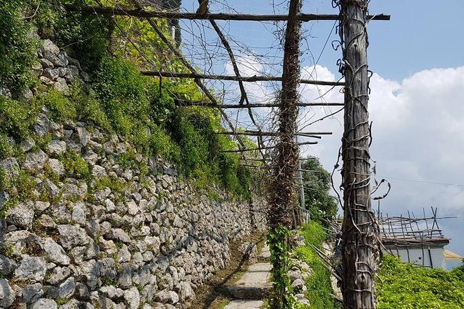 Private Walking tour from Ravello to Amalfi following Escher works - What the private bilingual guide actually changes