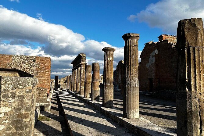 Rome Airport Transfer to Pompeii Tour to Amalfi, Ravello, Minori - Rome Airport to Amalfi: why this route makes sense