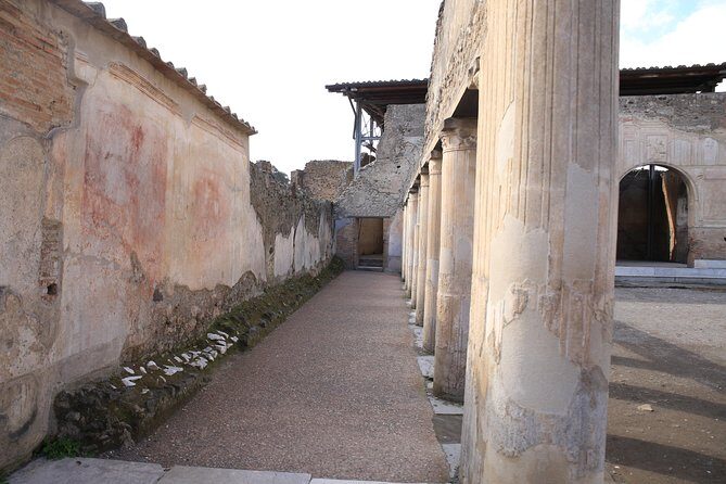 Rome to Pompeii & Herculaneum Trip with Hotel Pickup & Skip-the-line Tickets - The guides make or break the meaning: what the names tell you