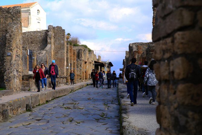 Rome to Pompeii & Herculaneum Trip with Hotel Pickup & Skip-the-line Tickets - Leaving Rome early: 7:30am pickup and the smooth start you want