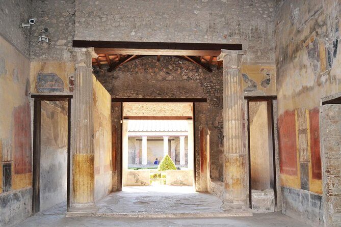 Rome to Pompeii Tour for Kids & Families w Hotel Pickup & Skip-the-Line Tickets - First Stop at Pompeii Archaeological Park: Starting With the Right Frame