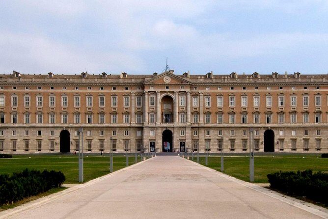 Royal Palace of Caserta tour and winery Cantina sul Vesuvio . - Cantina del Vesuvio by Vesuvius: wine tasting with real atmosphere