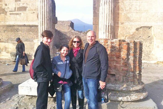 Skip-the-line Ancient Pompeii Highlights Exclusive Tour with Local Private Guide - Key things that make this Pompeii highlights tour work