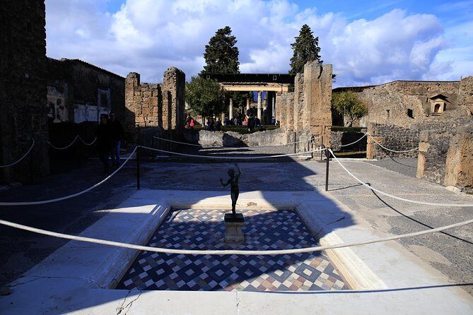 Skip-the-Line Half-Day Private Tour Ancient Pompeii Highlights with Native Guide - Via dell’Abbondanza: the Roman street you’ll never want to skip