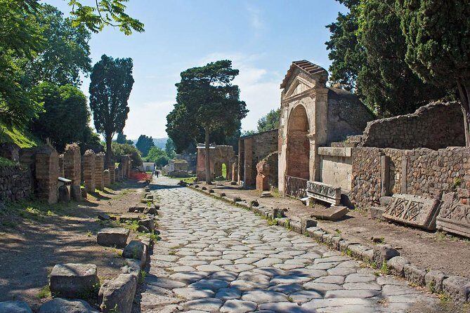 Skip the Line Herculaneum Ruins Ticket - Herculaneum’s special pull: preserved Roman life from AD 79