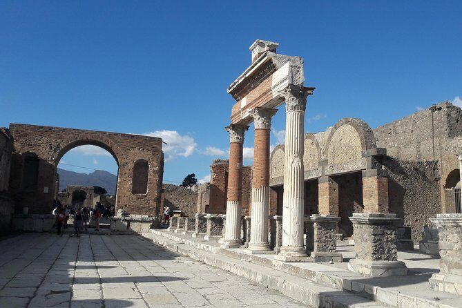 Skip-the-Line Pompeii Archaeological Site with Private Guide - Meeting at Hotel Vittoria on Piazza Esedra