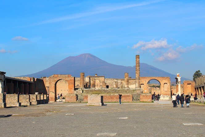 Skip-the-Line Pompeii Archaeological Site with Private Guide - Private-guide feel in a small-group format