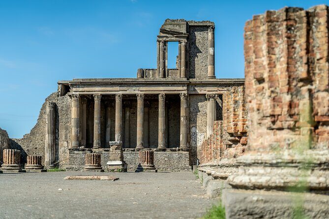 Skip the Line Pompeii Guided Tour from Sorrento - Walking Route: How the Stops Build One Clear Story of Pompeii