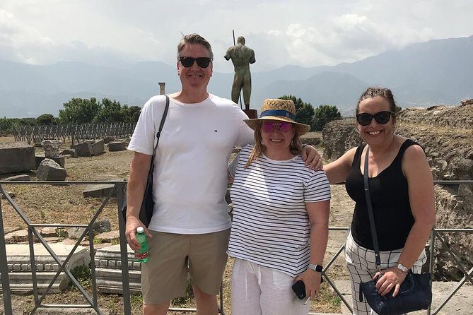 Skip-the-lines Private Tour of Pompeii Including the Theatre the Forum and all Highlights - Meeting at Hotel Vittoria and how the tour runs in real life