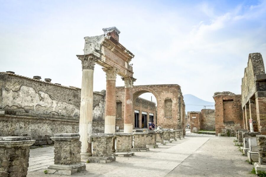 Sorrento & Pompeii Day Trip from Rome Audio Guide Tour - Should You Book This Sorrento and Pompeii Day Trip?
