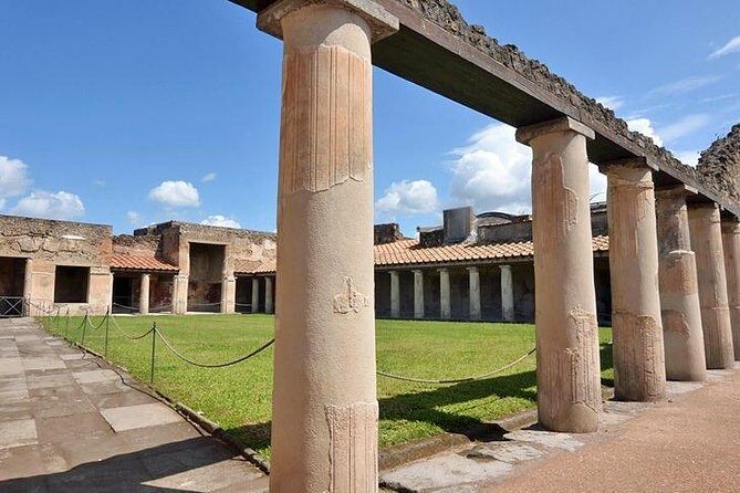 The charm of Pompeii and Herculaneum.Private Tour with Official Guide - Parco Archeologico Di Ercolano: villas and a more intimate pace