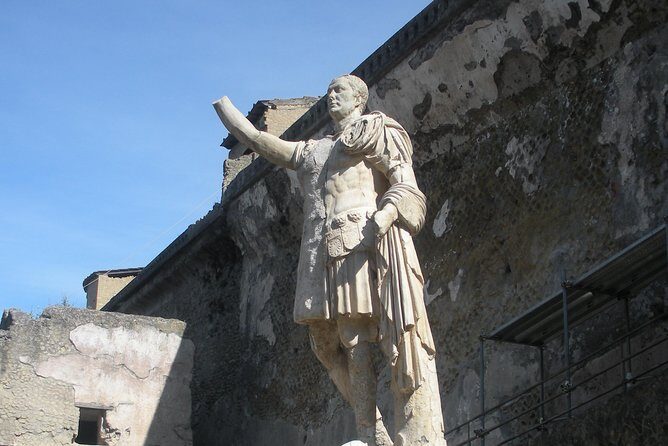 Tour in the ruins of Herculaneum with an archaeologist - Where you start and how to plan your approach in Ercolano