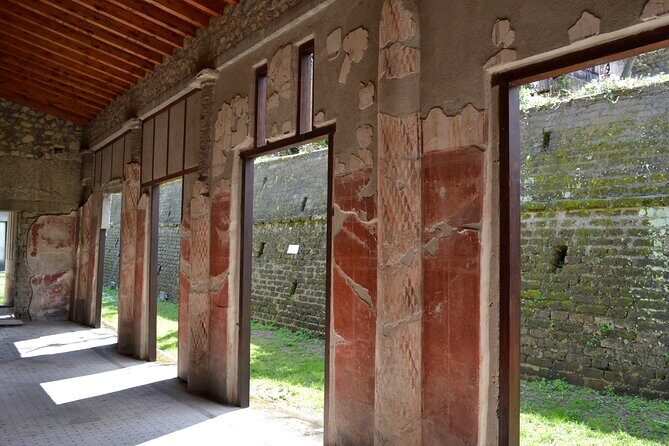 Tour in the villa of Poppea with an archaeologist - Frescoes in place: why you’ll want to slow down here