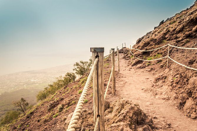 Tour on Vesuvius with wine tasting - Stop 1 on the Mountain: Panoramic Restaurant + Bay of Naples Views