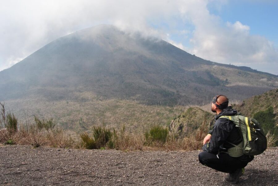 Vesuvio: 3h trekking tour with volcanological guide - Heading Back via the Historic Matrone Road