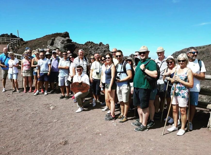 Vesuvio: 3h trekking tour with volcanological guide - From the Gulf of Naples Panorama to the Crater Interior