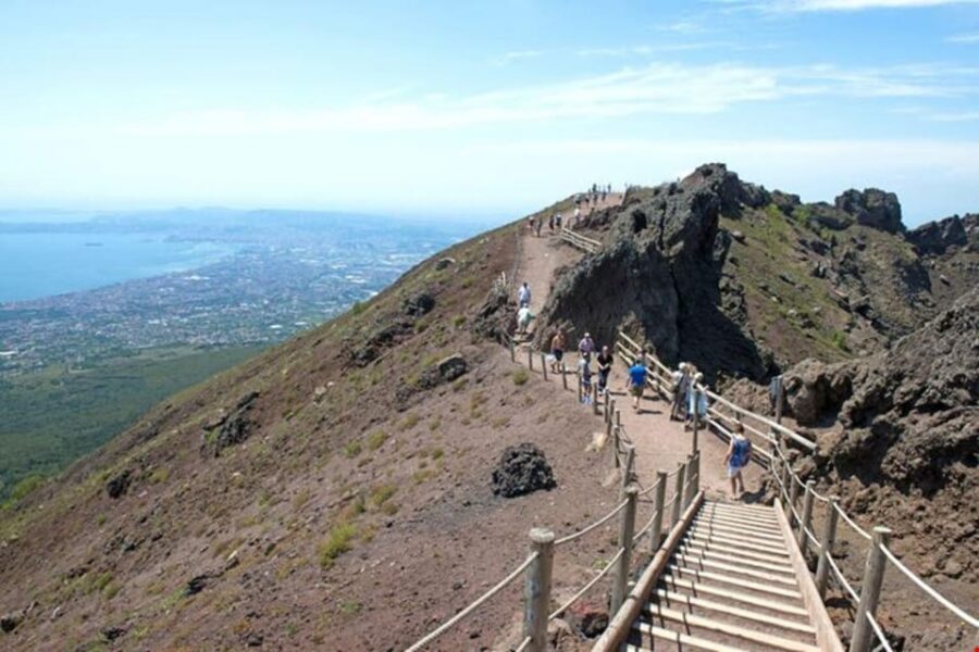 Vesuvius - Herculaneum - Pompeii Excavations Tour - Pace, Comfort, and Practical Tips for a Full 8 Hours