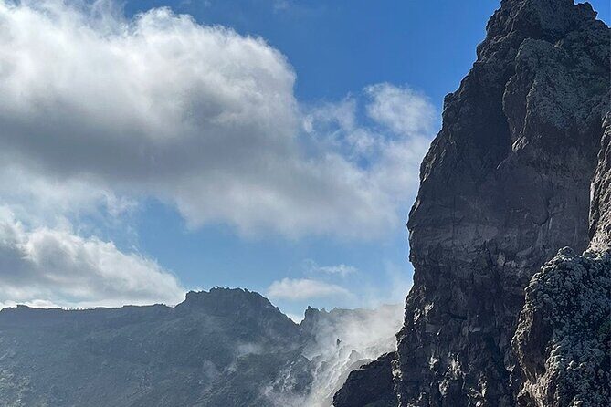 Vesuvius, V.I.P. the only Tour with Volcanological Guide - Getting there: Piazzale di Quota 1000 and a smooth 2-hour format