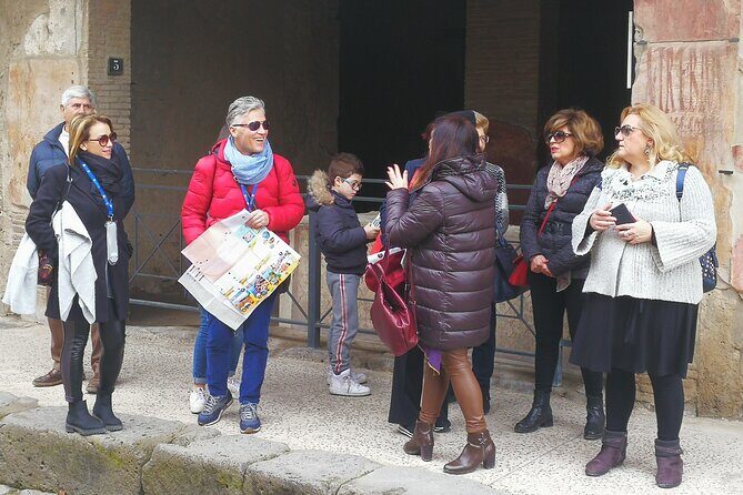 Visit Herculaneum with an expert professional guide (2/3 hours) - The guide experience: why Daniela and Marinella matter